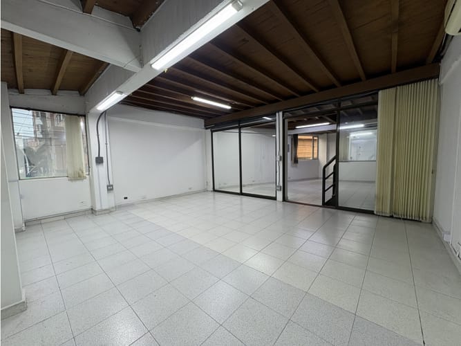 Oficina en arriendo en El Poblado, Medellín, 130 m² · foto 3 de 12