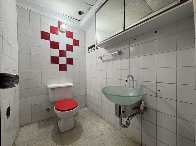 Oficina en arriendo en El Poblado, Medellín, 130 m² · foto 7 de 12