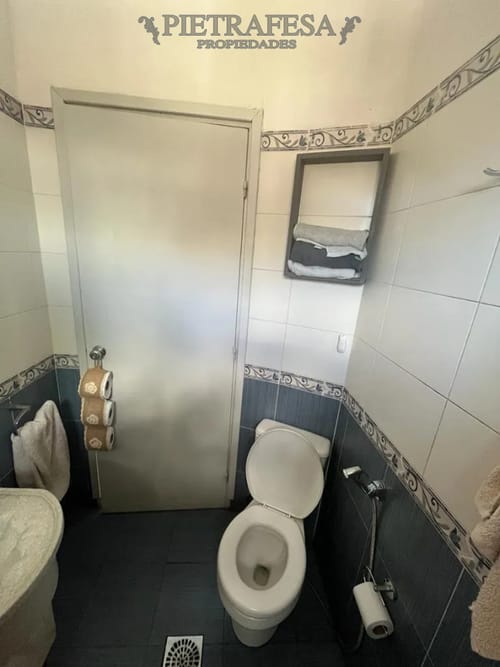 Casa en alquiler, 3 dormitorios, 1 baño, patio con parrillero. Goes. · Foto 8