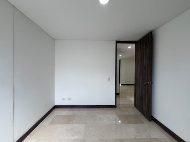Apartamento de 3 alcobas en arriendo en Los Parra, Medellín, 135 m² · foto 13 de 16