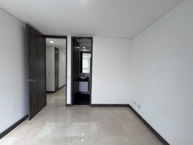 Apartamento de 3 alcobas en arriendo en Los Parra, Medellín, 135 m² · foto 14 de 16