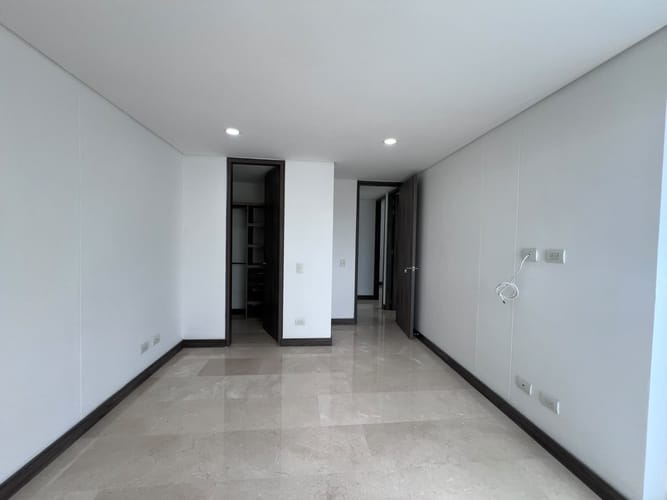 Apartamento de 3 alcobas en arriendo en Los Parra, Medellín, 135 m² · foto 12 de 16