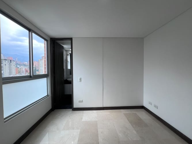 Apartamento de 3 alcobas en arriendo en Los Parra, Medellín, 135 m² · foto 7 de 16