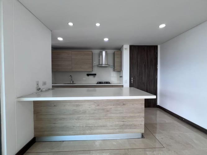 Apartamento de 3 alcobas en arriendo en Los Parra, Medellín, 135 m² · foto 4 de 16