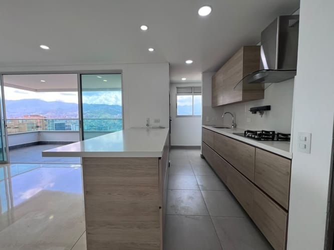 Apartamento de 3 alcobas en arriendo en Los Parra, Medellín, 135 m² · foto 6 de 16