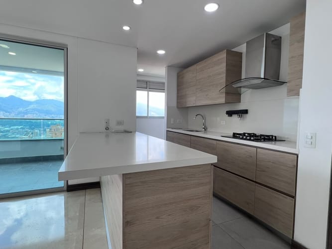Apartamento de 3 alcobas en arriendo en Los Parra, Medellín, 135 m² · foto 5 de 16