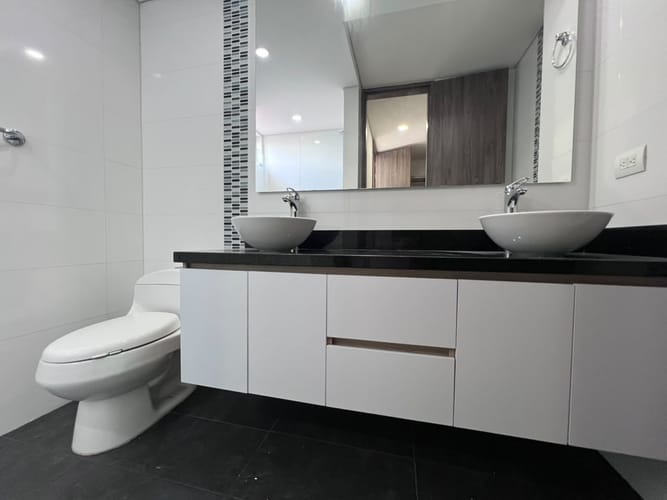 Apartamento de 3 alcobas en arriendo en Los Parra, Medellín, 135 m² · foto 15 de 16