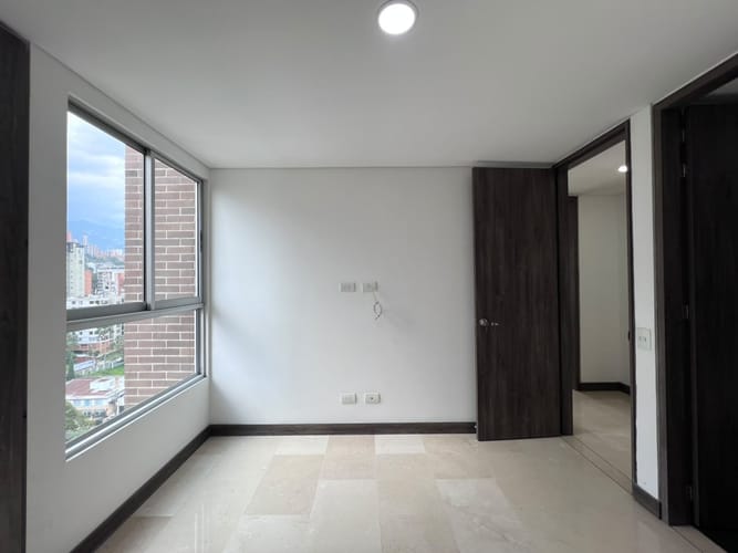 Apartamento de 3 alcobas en arriendo en Los Parra, Medellín, 135 m² · foto 9 de 16