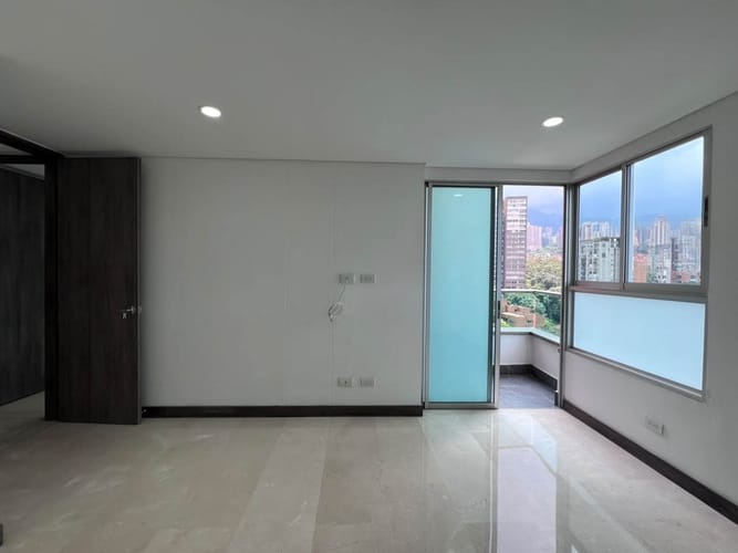 Apartamento de 3 alcobas en arriendo en Los Parra, Medellín, 135 m² · foto 10 de 16