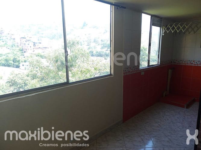 Apartamento de 2 alcobas en arriendo en Veinte De Julio, Medellín, 42 m² · foto 7 de 10