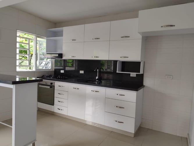 Apartamento de 8 alcobas en venta en El Limonar, Cali, 340 m² · foto 13 de 23