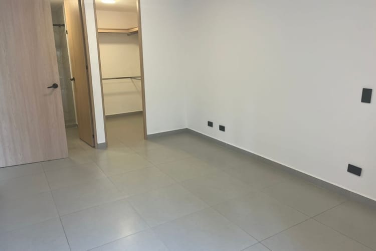 Apartamento de 1 alcoba en arriendo en Los Balsos, Medellín, 63 m² · foto 9 de 13