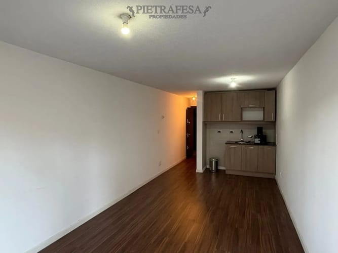 Apartamento en alquiler, monoambiente, 1 baño, balcón,Cordón. · Foto 3