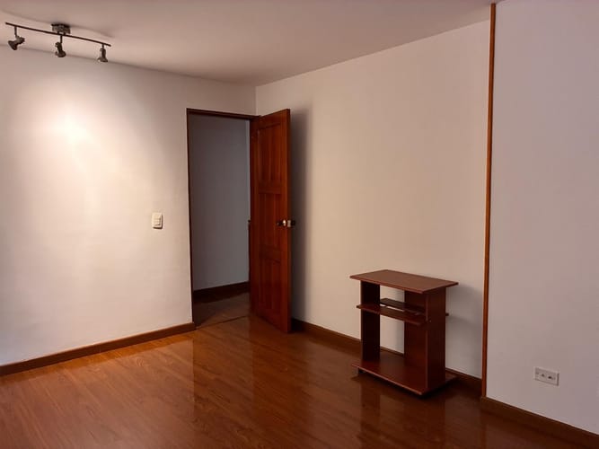 Apartamento de 2 alcobas en venta en Los Rosales, Bogotá, 55 m² · foto 16 de 19
