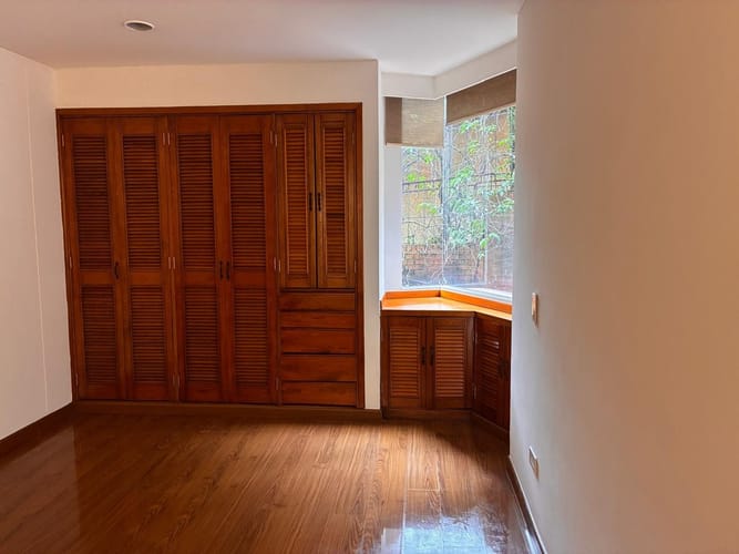Apartamento de 2 alcobas en venta en Los Rosales, Bogotá, 55 m² · foto 14 de 19