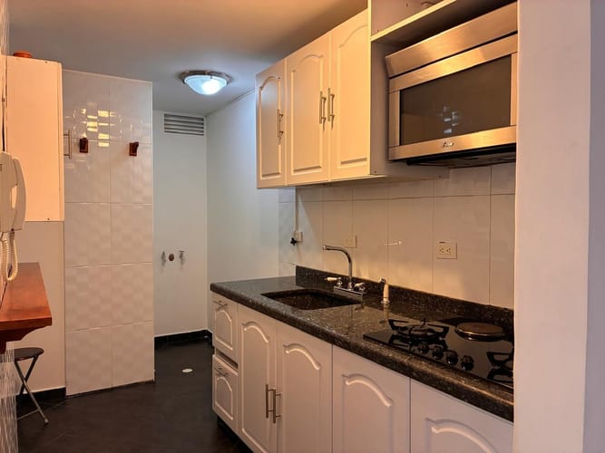 Apartamento de 2 alcobas en venta en Los Rosales, Bogotá, 55 m² · foto 10 de 19
