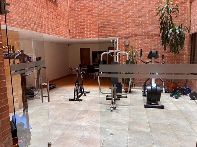 Apartamento de 2 alcobas en venta en Los Rosales, Bogotá, 55 m² · foto 2 de 19