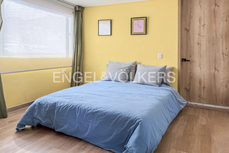Apartamento de 3 alcobas en arriendo en Quinta Camacho, Bogotá, 156 m² · foto 10 de 14