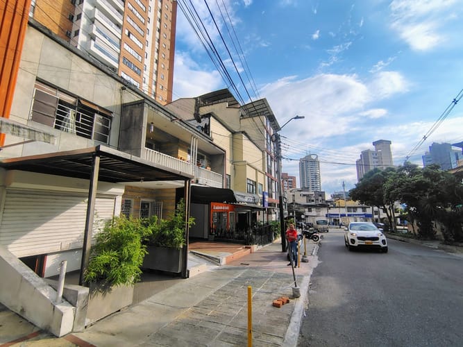 Casa de 6 alcobas en venta en Cabecera Del Llano, Bucaramanga, 340 m² · foto 2 de 24