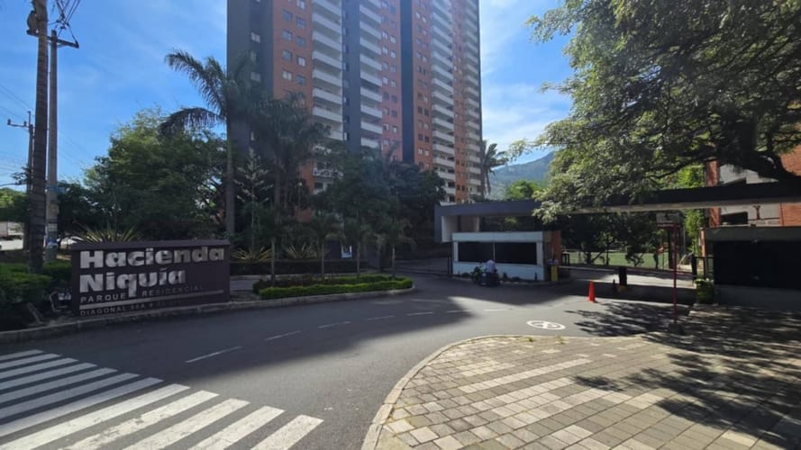 Apartamento de 3 alcobas en venta en Niquia, Bello, 83 m² · foto 9 de 11