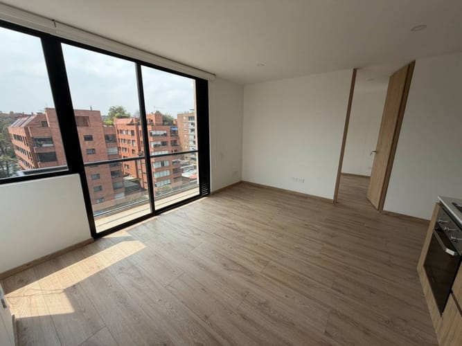Apartamento de 2 alcobas en venta en Chico Norte, Bogotá, 68 m² · foto 2 de 19