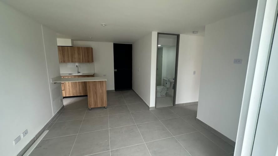 Apartamento de 2 alcobas en arriendo en Bucaros, Bello, 52 m² · foto 2 de 13