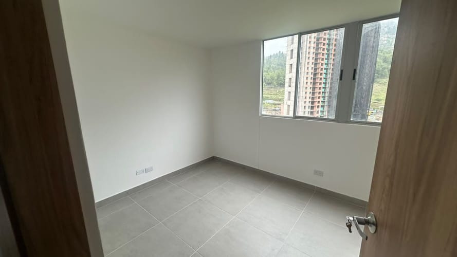Apartamento de 2 alcobas en arriendo en Bucaros, Bello, 52 m² · foto 6 de 13
