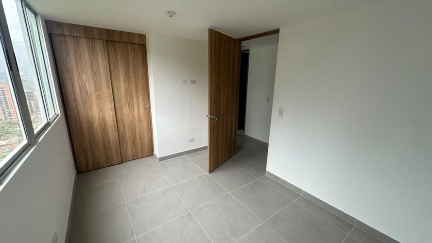 Apartamento de 2 alcobas en arriendo en Bucaros, Bello, 52 m² · foto 7 de 13
