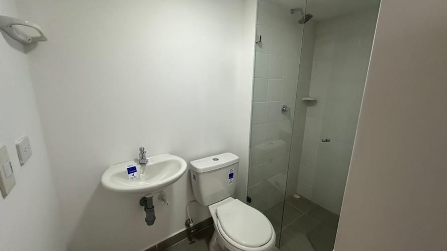 Apartamento de 2 alcobas en arriendo en Bucaros, Bello, 52 m² · foto 11 de 13