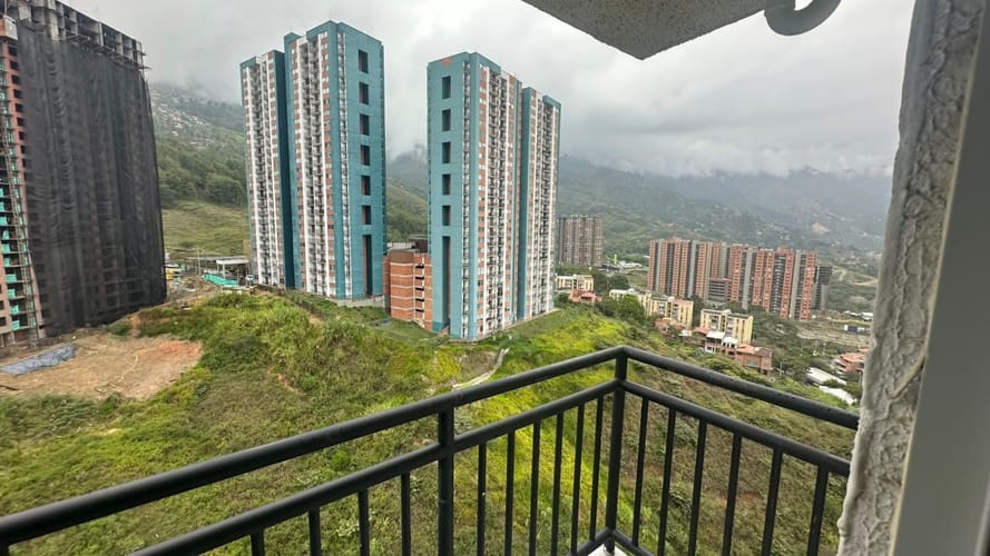Apartamento de 2 alcobas en arriendo en Bucaros, Bello, 52 m² · foto 12 de 13
