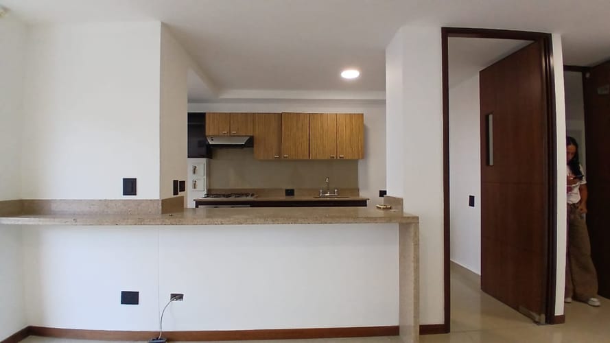 Apartamento de 3 alcobas en arriendo en Ciudad Del Río, Medellín, 90 m² · foto 3 de 15