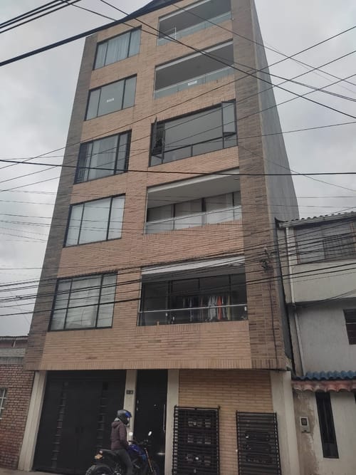 Apartamento en venta en La Granja, Bogotá · foto 2 de 8