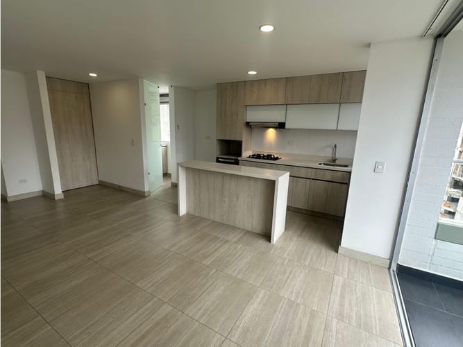Apartamento de 3 alcobas en arriendo en El Carmelo Ii, Sabaneta, 86 m² · foto 2 de 24