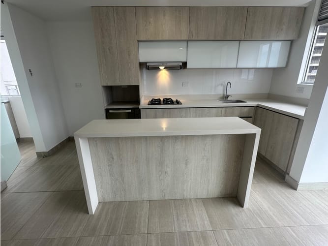 Apartamento de 3 alcobas en arriendo en El Carmelo Ii, Sabaneta, 86 m² · foto 3 de 24