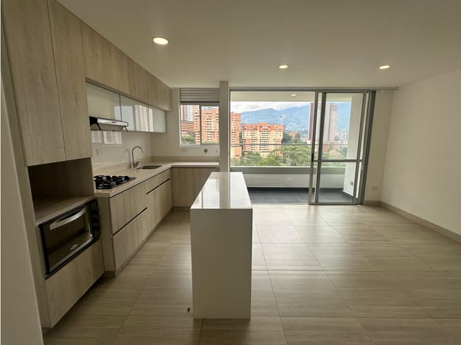 Apartamento de 3 alcobas en arriendo en El Carmelo Ii, Sabaneta, 86 m² · foto 4 de 24