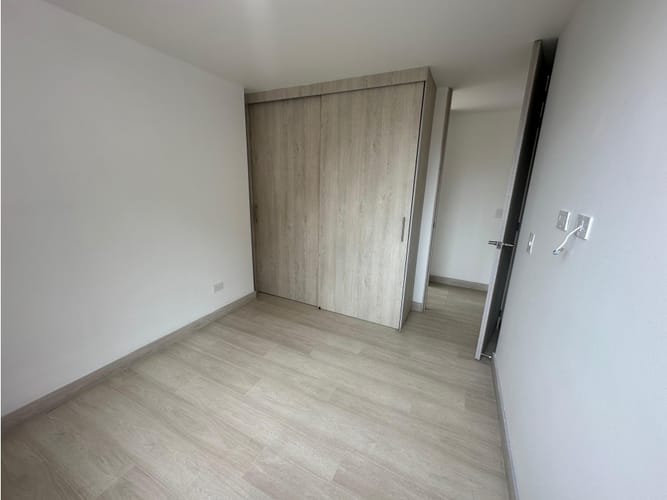 Apartamento de 3 alcobas en arriendo en El Carmelo Ii, Sabaneta, 86 m² · foto 11 de 24