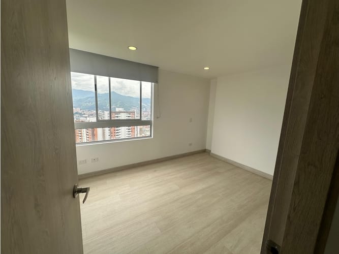 Apartamento de 3 alcobas en arriendo en El Carmelo Ii, Sabaneta, 86 m² · foto 12 de 24
