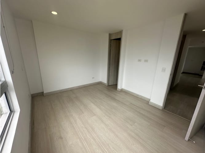 Apartamento de 3 alcobas en arriendo en El Carmelo Ii, Sabaneta, 86 m² · foto 13 de 24