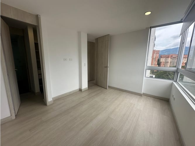 Apartamento de 3 alcobas en arriendo en El Carmelo Ii, Sabaneta, 86 m² · foto 16 de 24