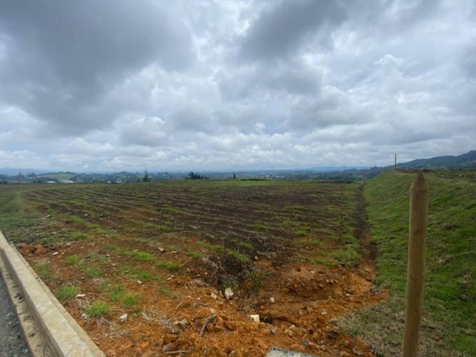 Lote en venta en Pontezuela, Rionegro, 1200 m² · foto 2 de 10