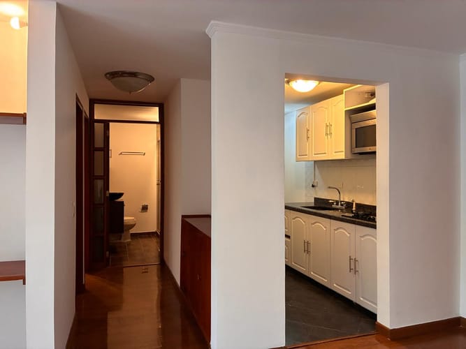 Apartamento de 2 alcobas en venta en Los Rosales, Bogotá, 55 m² · foto 9 de 19