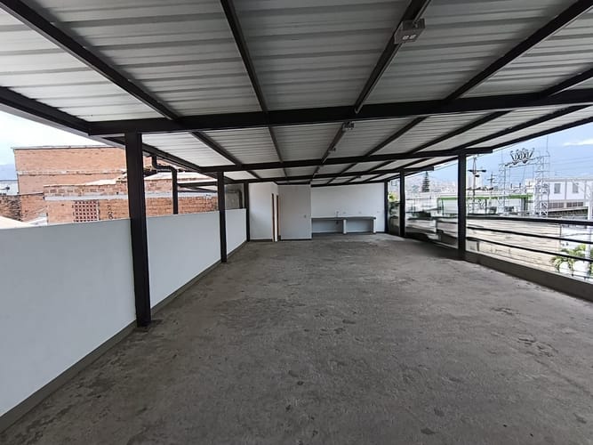 Local en arriendo en Caribe, Medellín, 110 m² · foto 3 de 16