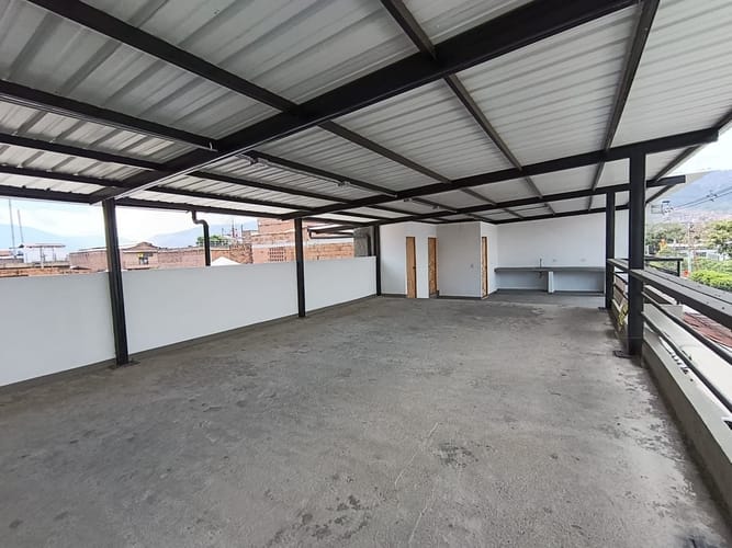 Local en arriendo en Caribe, Medellín, 110 m² · foto 4 de 16