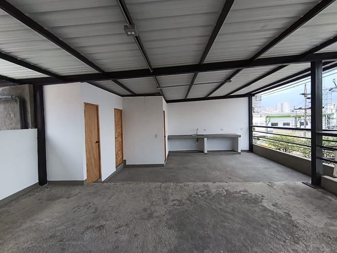 Local en arriendo en Caribe, Medellín, 110 m² · foto 5 de 16
