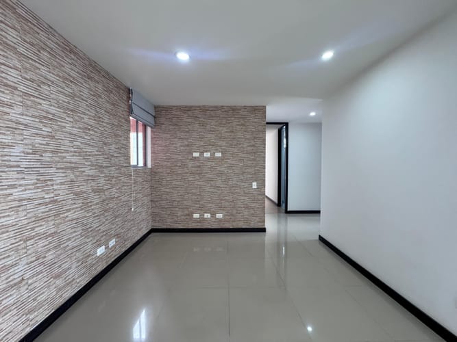 Apartamento de 3 alcobas en arriendo en Loma Del Escobero, Envigado, 115 m² · foto 4 de 18