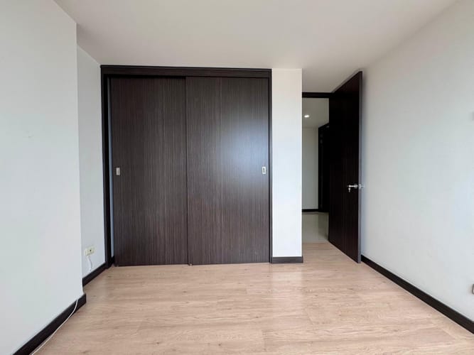 Apartamento de 3 alcobas en arriendo en Loma Del Escobero, Envigado, 115 m² · foto 9 de 18