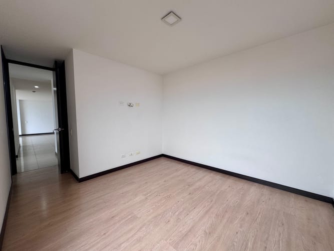 Apartamento de 3 alcobas en arriendo en Loma Del Escobero, Envigado, 115 m² · foto 13 de 18