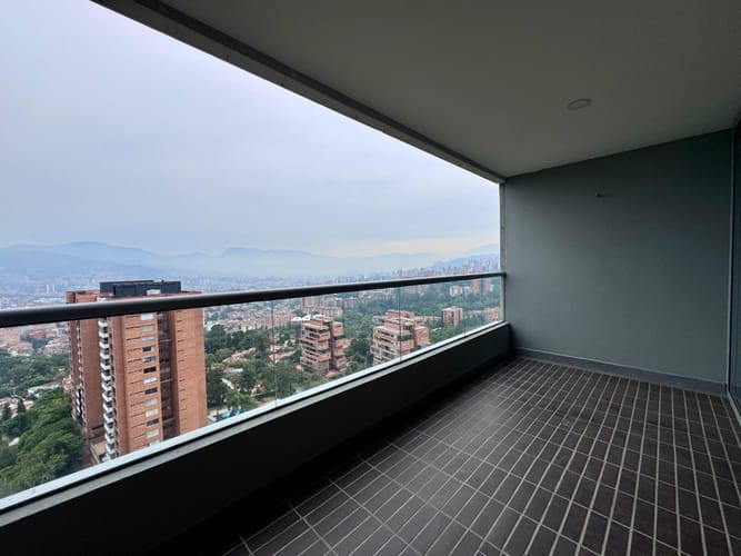 Apartamento de 3 alcobas en arriendo en Loma Del Escobero, Envigado, 115 m² · foto 17 de 18
