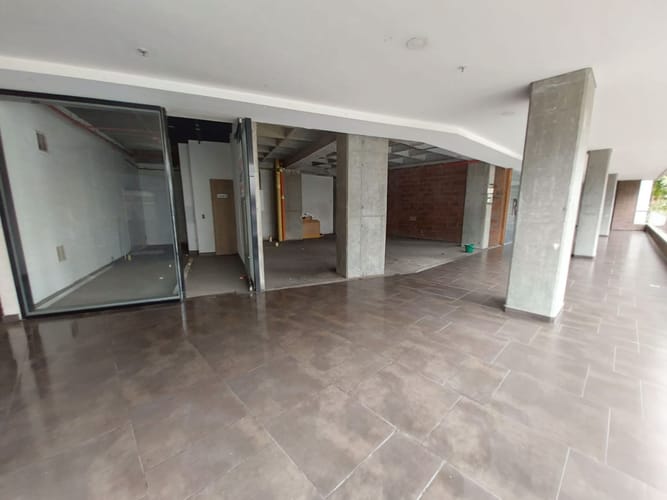 Local en arriendo en El Poblado, Medellín, 82 m² · foto 3 de 9