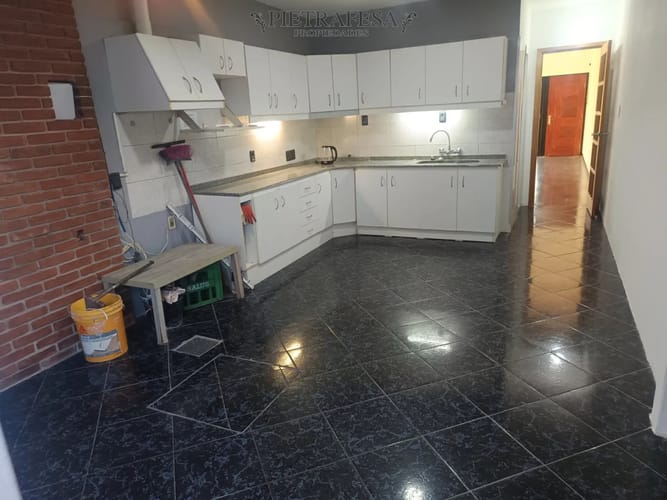 Casa en alquiler, 2 dormitorios, 2 baños, patio con parrillero, . Brazo Oriental. · Foto 7